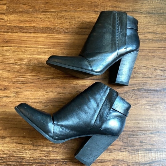 Joe’s Jeans black leather Avryl cut out boots size 8.5 - Picture 3 of 12